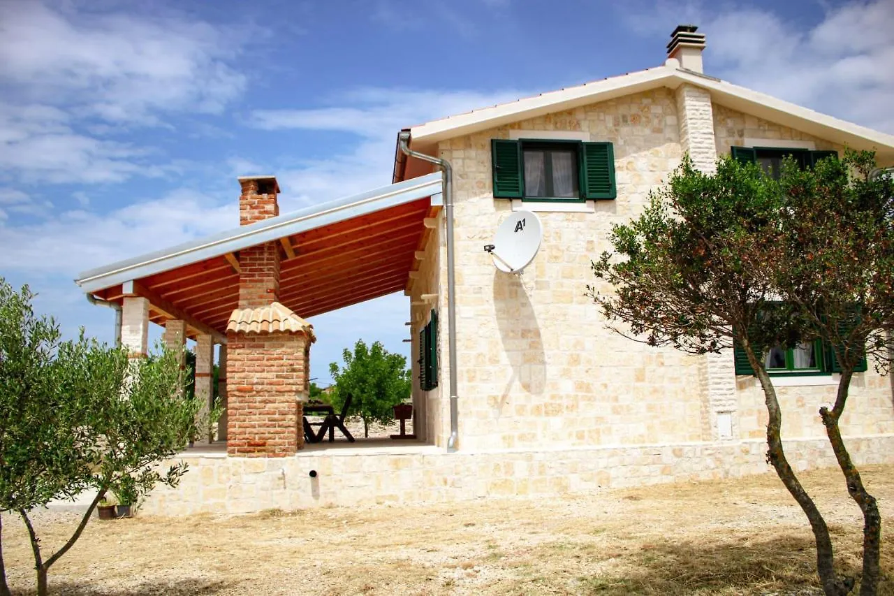 Villa Stone Pearl With Heated Swimming Pool Sveti Filip i Jakov