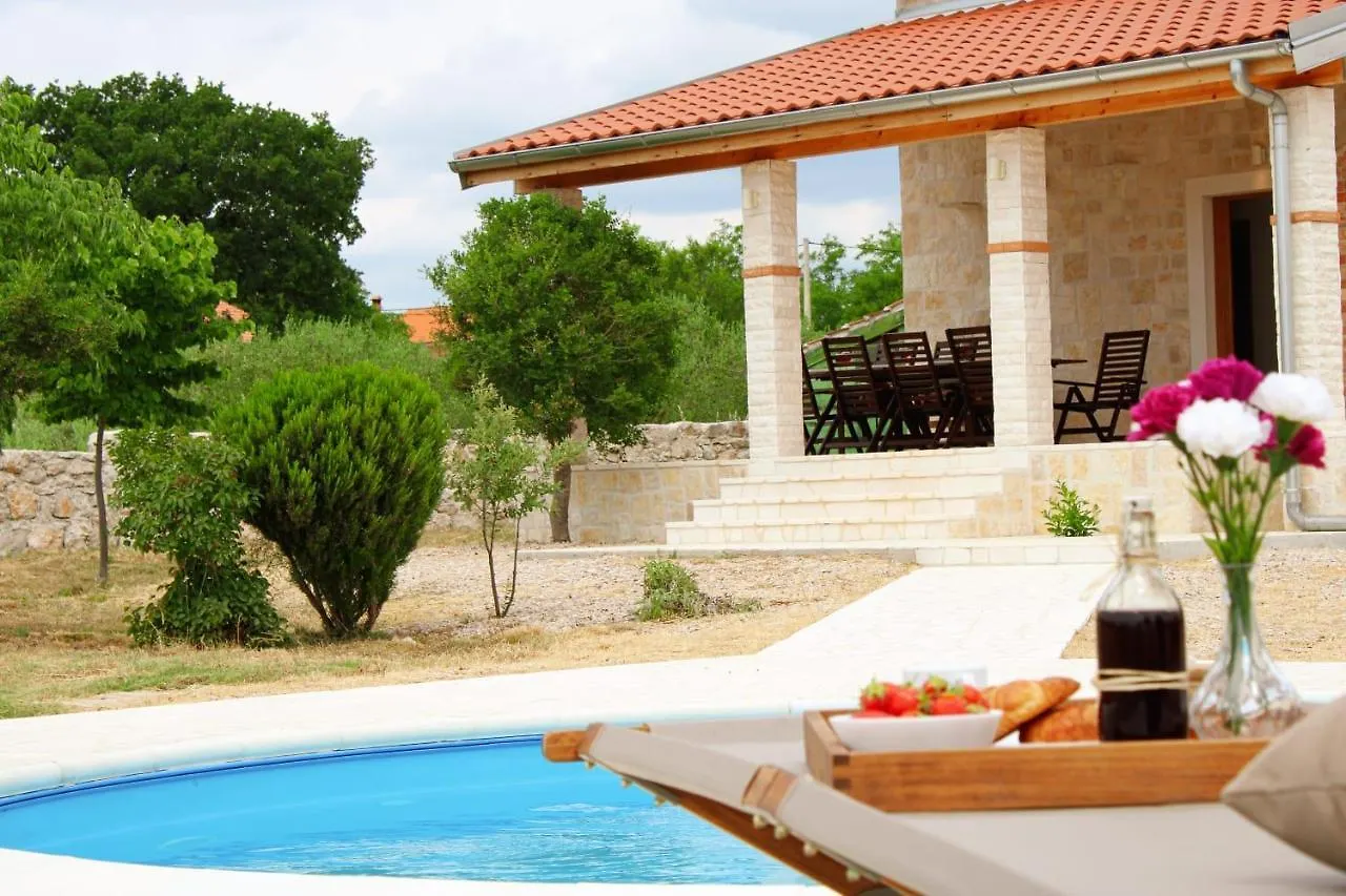 Villa Stone Pearl With Heated Swimming Pool Sveti Filip i Jakov