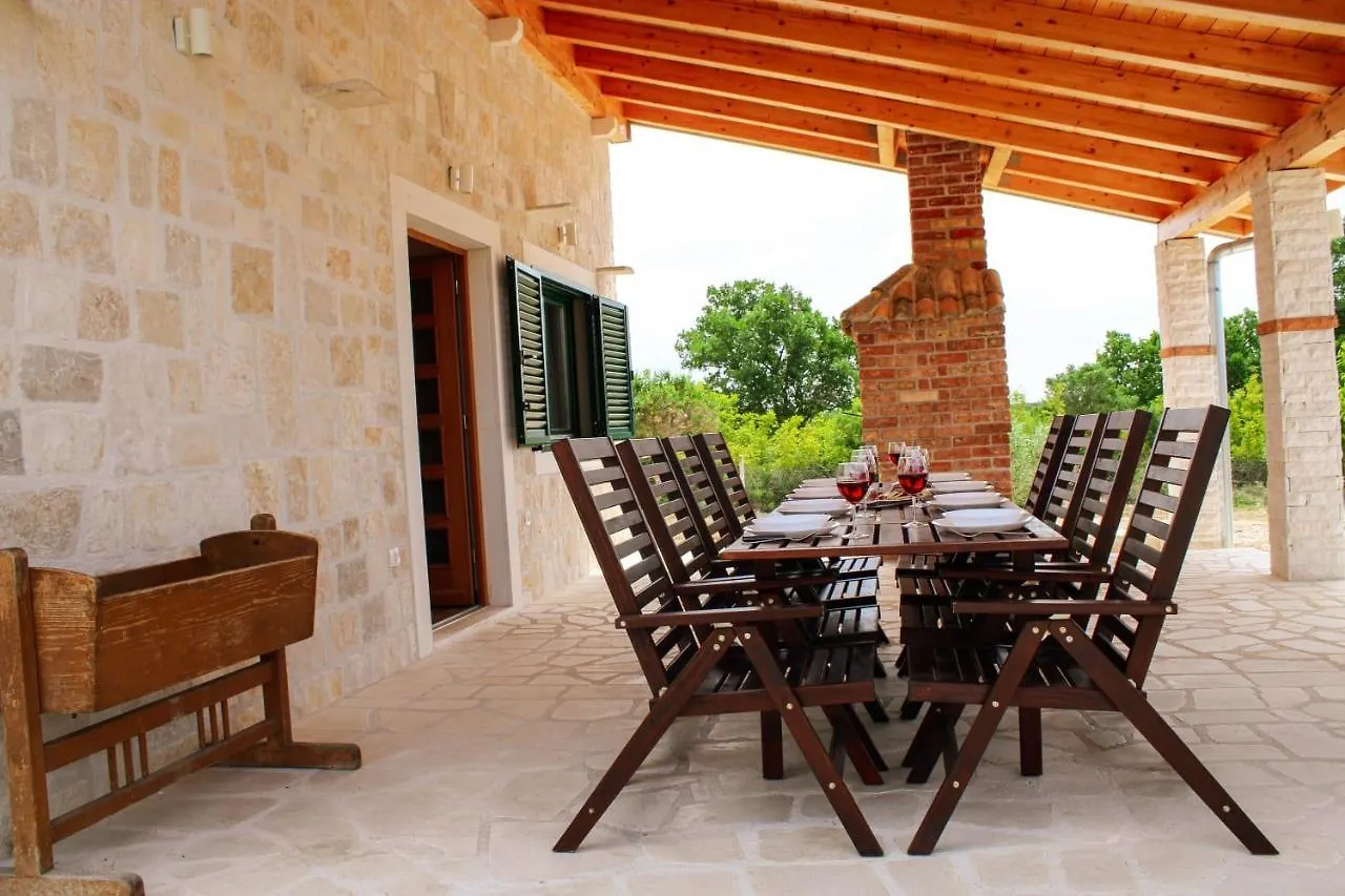Villa Stone Pearl With Heated Swimming Pool Sveti Filip i Jakov