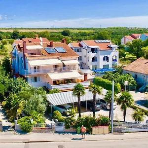 Pansion Adria Sveti Filip i Jakov